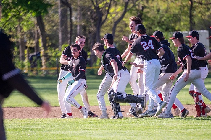 Wellesley baseball celebrates